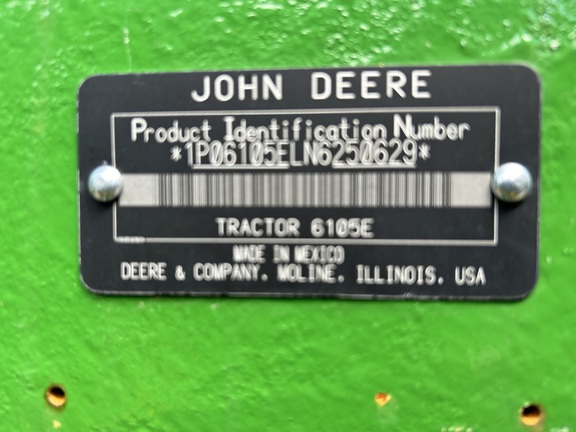 John Deere 6105E 2022