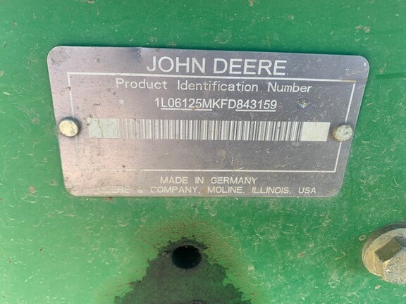 6125M 2015 John Deere