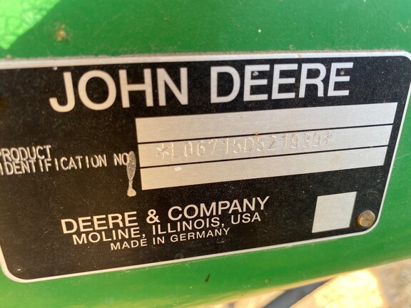 John Deere 6715