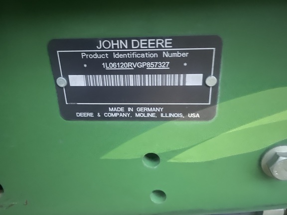 John Deere 6120R 2016