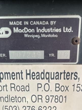 Macdon 9300 1996