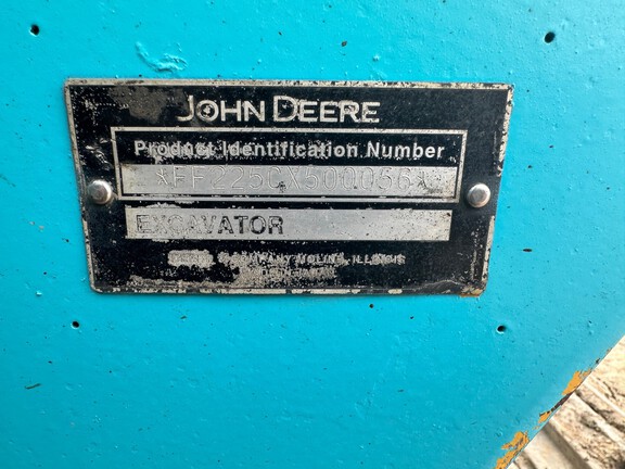 John Deere 225C 2003