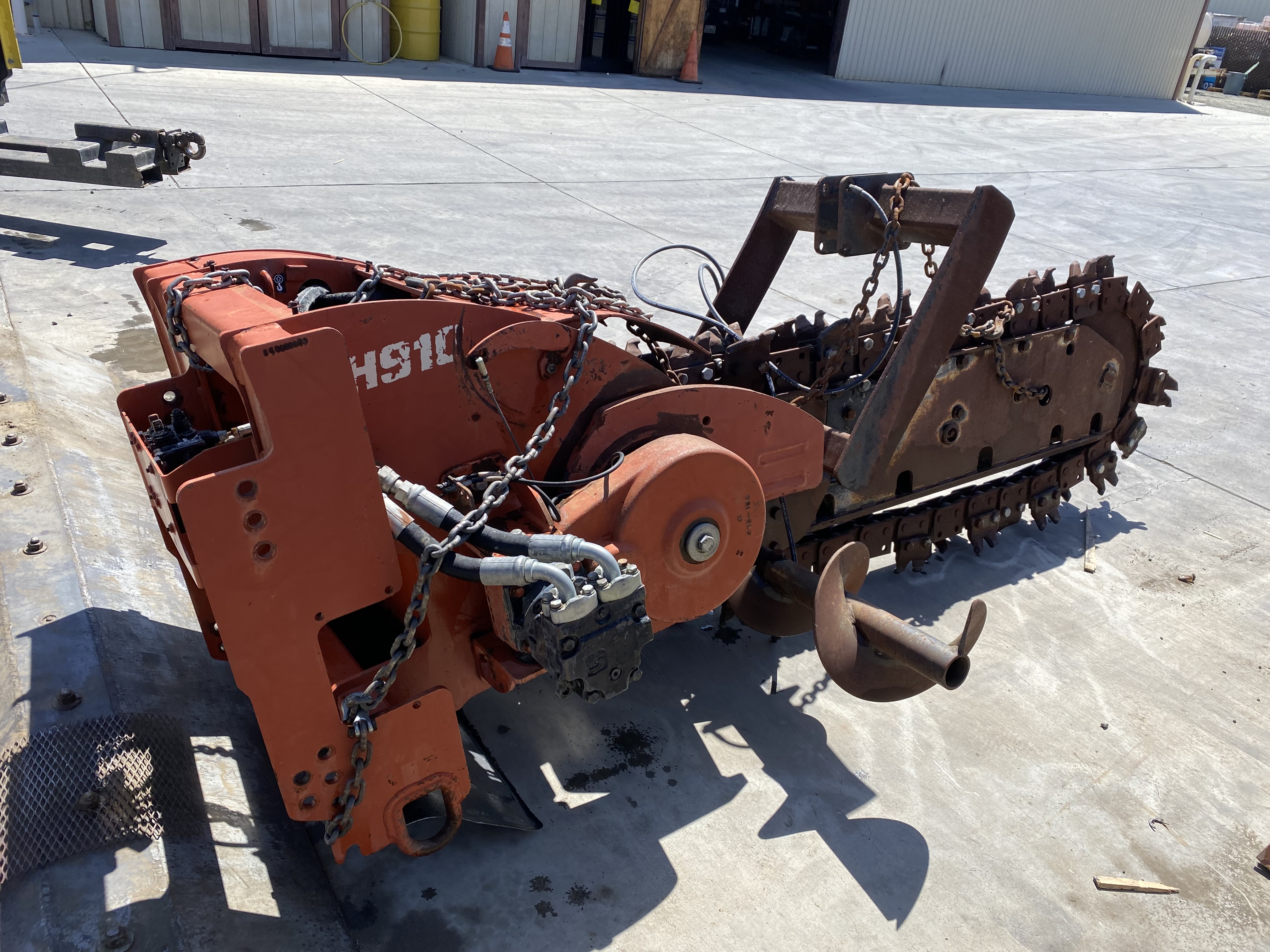 Ditch Witch H910