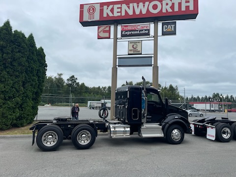  Kenworth T880 2023
